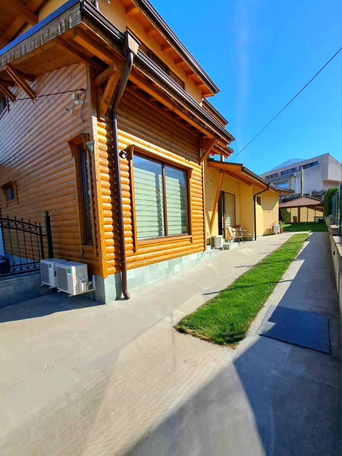 Guest House Ideal Saparewa Banja Exterior foto