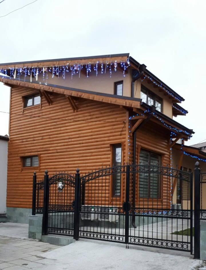 Guest House Ideal Saparewa Banja Exterior foto
